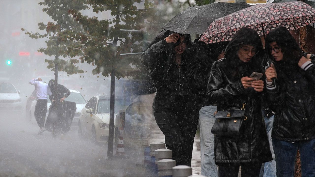 İstanbul'a sağanak için saat verildi